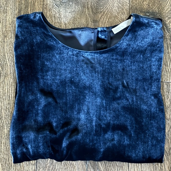 VINCE Women’s Navy Midnight Blue Velvet Top Blouse Short Sleeve Size Small - Picture 10 of 11